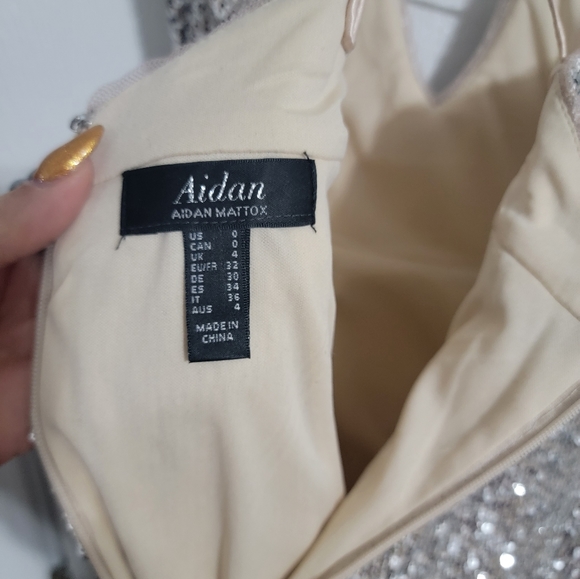 NWOT Aiden by Aiden Mattox Sequin V-Neck Cocktail Dress (Size 0) - Picture 4 of 4
